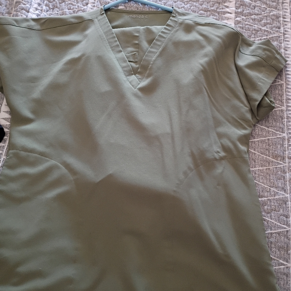 Chic Olive V-Neck Top